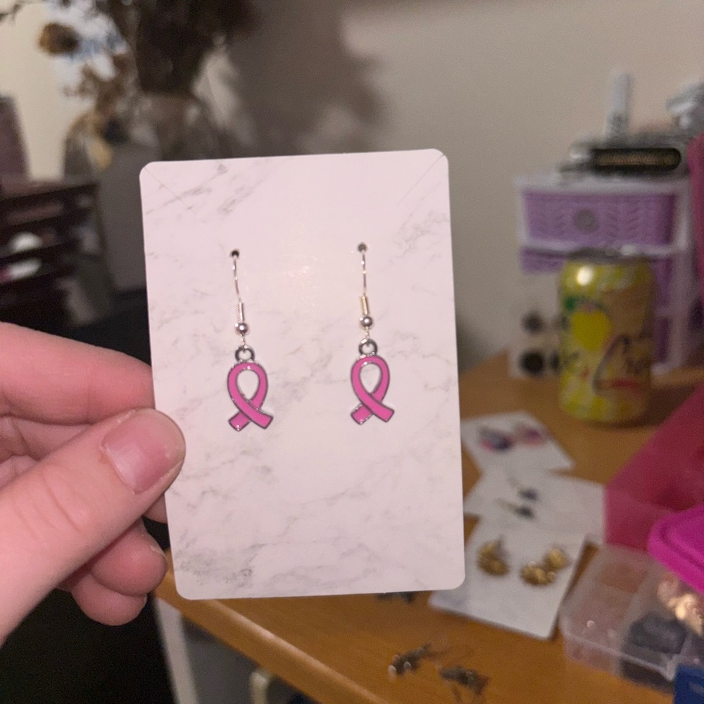 Handmade breast cancer earrings, pink￼
